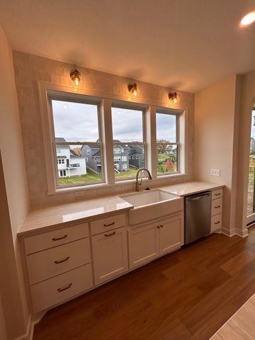 4181 Arbor Drive, Woodbury, MN 55129