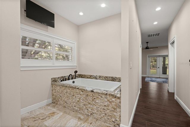 5927 NE 62ND COURT ROAD, Silver Springs, FL 34488