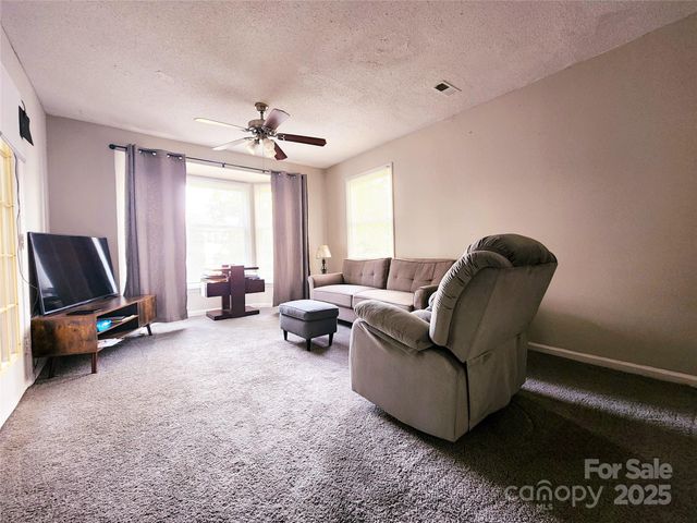 6234 Rosecroft Drive, Charlotte, NC 28215