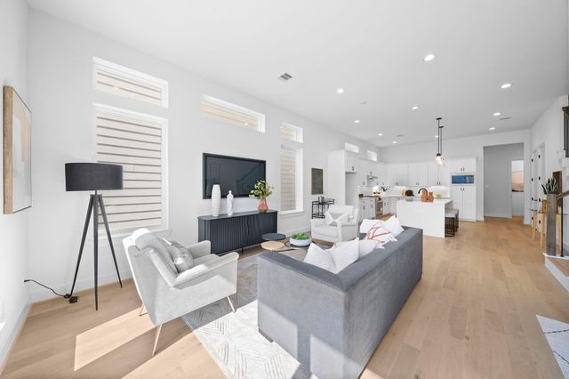 1524 W 21st St, Houston, TX 77008