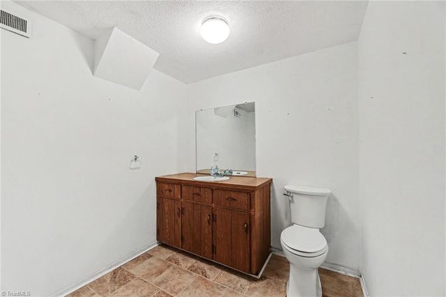 1128 Partridge Lane, Winston-salem, NC 27106
