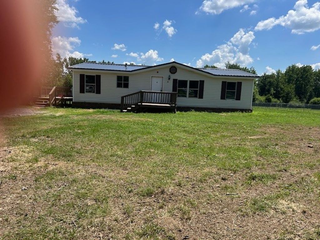 21 Country Dr, Fayetteville, TN 37334