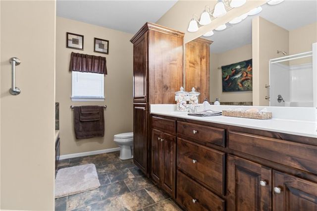 607 Oakmont Drive, Warrensburg, MO 64093