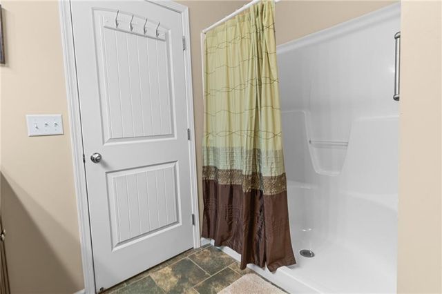 607 Oakmont Drive, Warrensburg, MO 64093