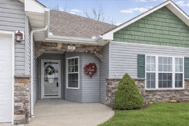 607 Oakmont Drive, Warrensburg, MO 64093