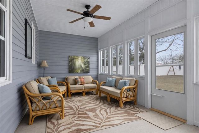 607 Oakmont Drive, Warrensburg, MO 64093