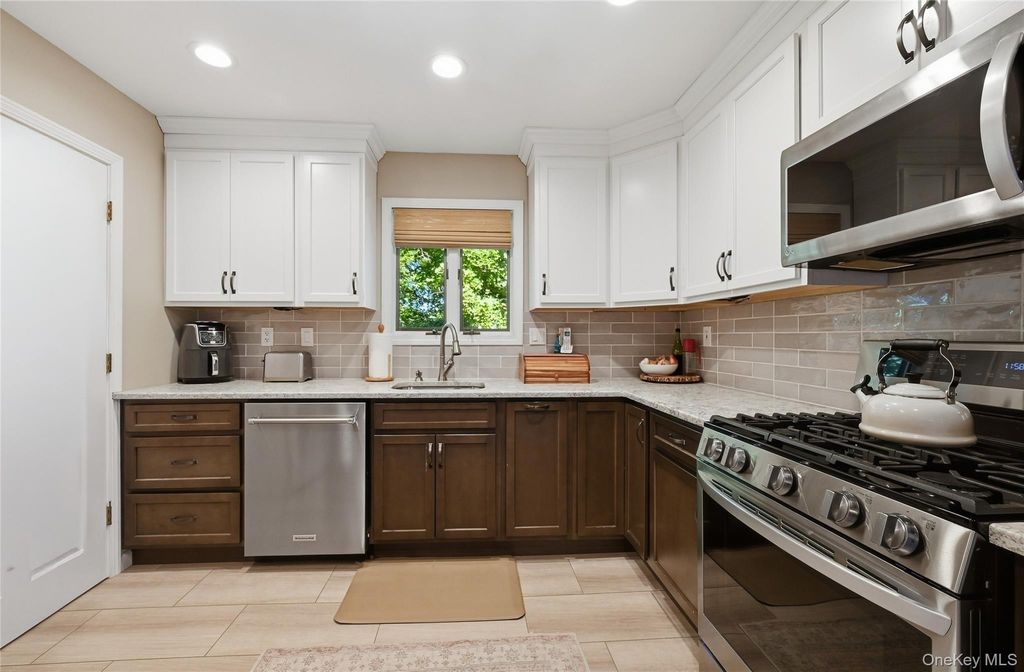 14 Young Street, Cortlandt Manor, NY 10567 — photo 5