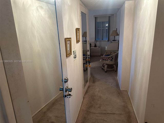 6039 Collins Ave 1517, Miami Beach, FL 33140