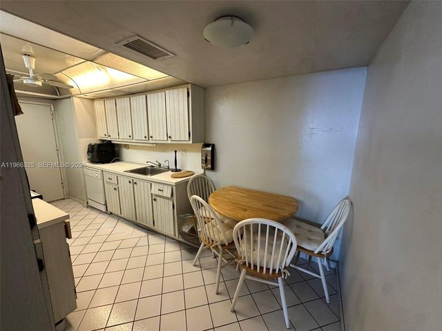 6039 Collins Ave 1517, Miami Beach, FL 33140