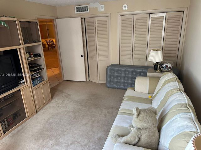 6039 Collins Ave 1517, Miami Beach, FL 33140