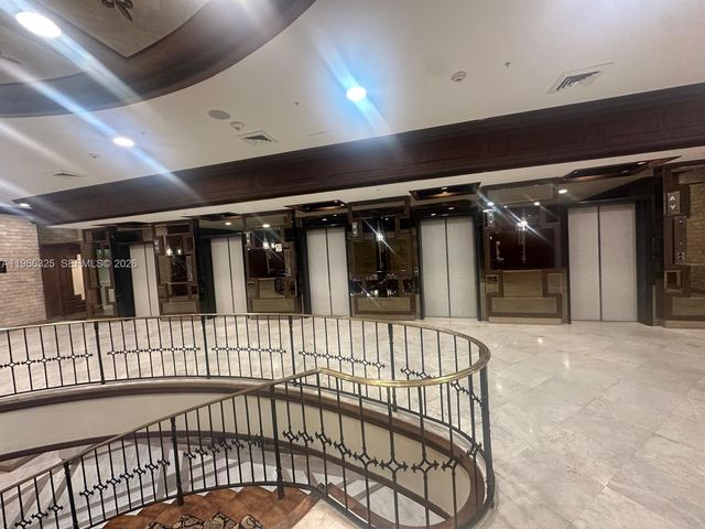 6039 Collins Ave 1517, Miami Beach, FL 33140