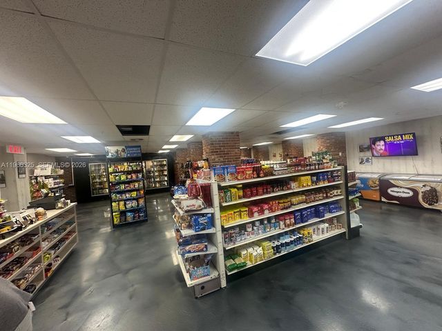 6039 Collins Ave 1517, Miami Beach, FL 33140