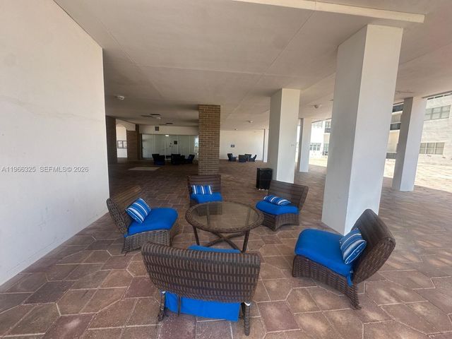 6039 Collins Ave 1517, Miami Beach, FL 33140