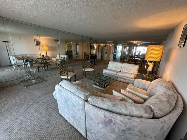 6039 Collins Ave 1517, Miami Beach, FL 33140