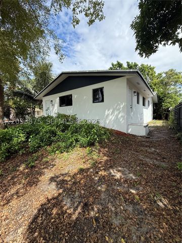 1551 NE 117th St, Miami, FL 33161