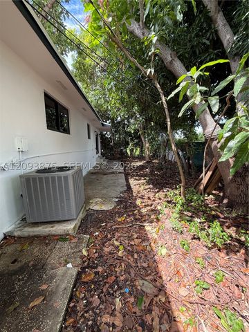 1551 NE 117th St, Miami, FL 33161