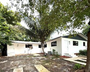 1551 NE 117th St, Miami, FL 33161