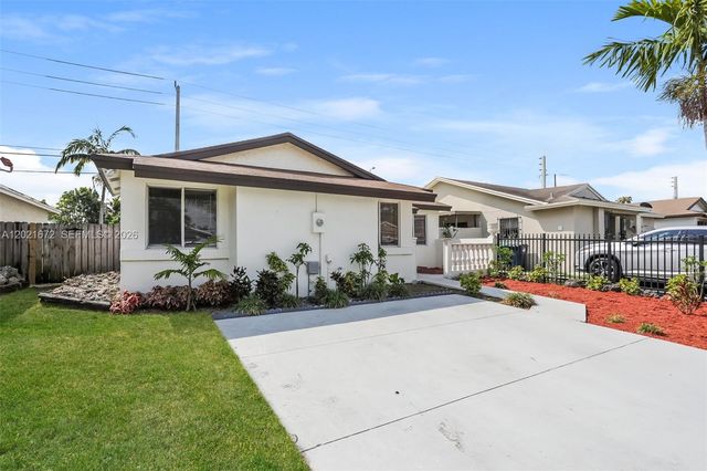 12324 SW 198th St, Miami, FL 33177