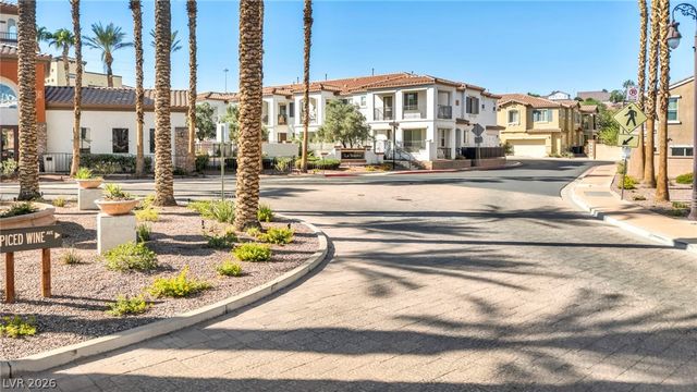 1525 Spiced Wine Avenue 24104, Henderson, NV 89074