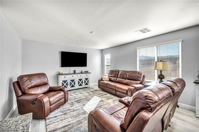 1525 Spiced Wine Avenue 24104, Henderson, NV 89074