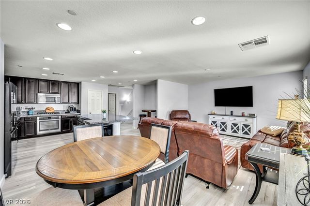 1525 Spiced Wine Avenue 24104, Henderson, NV 89074