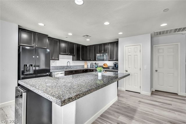 1525 Spiced Wine Avenue 24104, Henderson, NV 89074