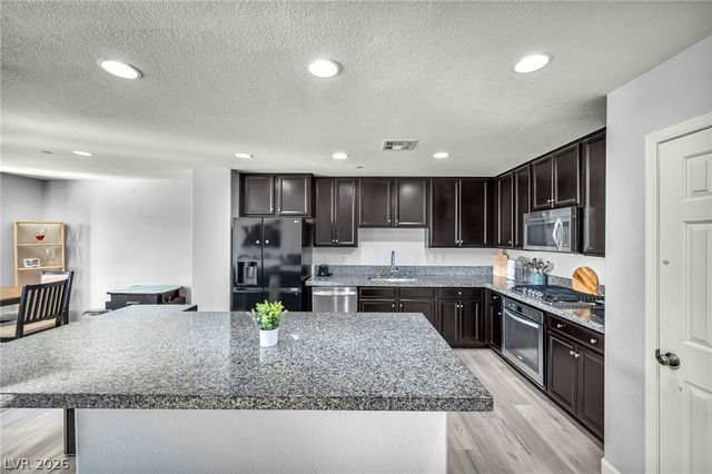 1525 Spiced Wine Avenue 24104, Henderson, NV 89074