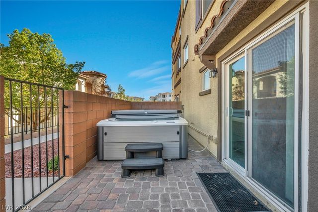 1525 Spiced Wine Avenue 24104, Henderson, NV 89074