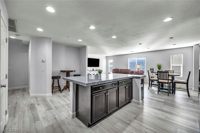 1525 Spiced Wine Avenue 24104, Henderson, NV 89074