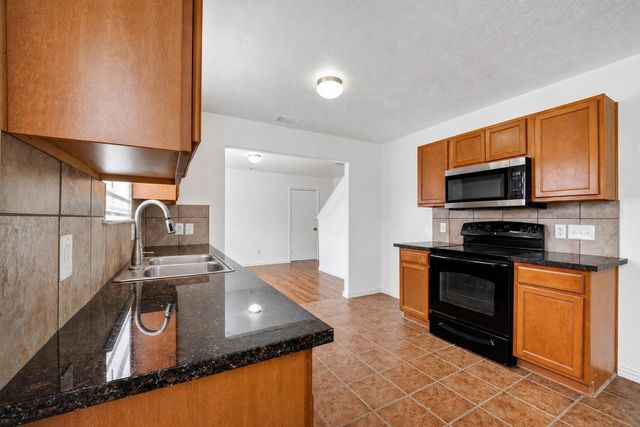 4403 Sprangletop Avenue, Baytown, TX 77521