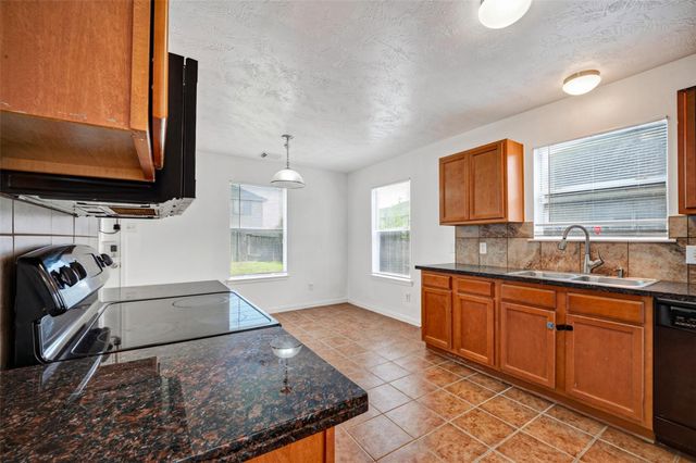 4403 Sprangletop Avenue, Baytown, TX 77521