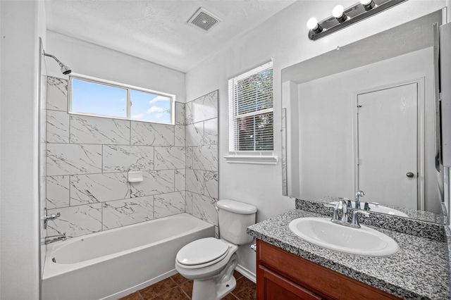 4403 Sprangletop Avenue, Baytown, TX 77521