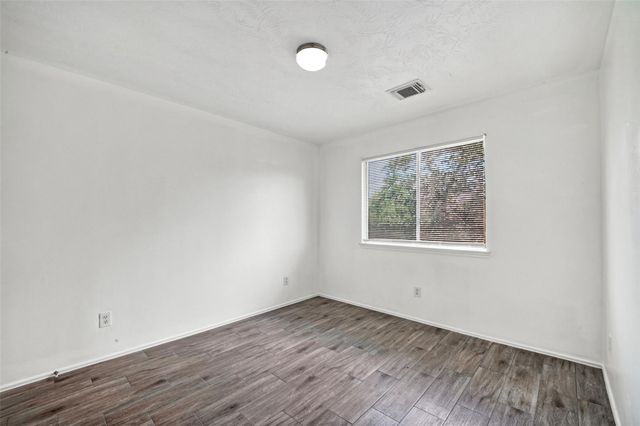 4403 Sprangletop Avenue, Baytown, TX 77521