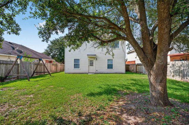 4403 Sprangletop Avenue, Baytown, TX 77521