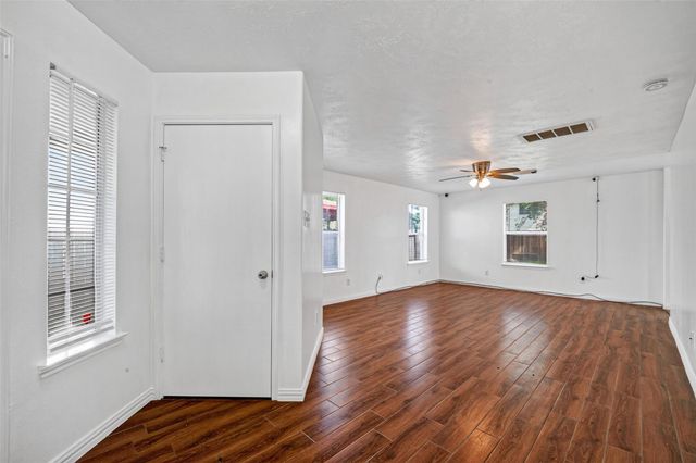 4403 Sprangletop Avenue, Baytown, TX 77521
