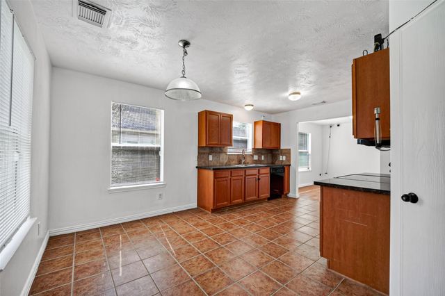 4403 Sprangletop Avenue, Baytown, TX 77521