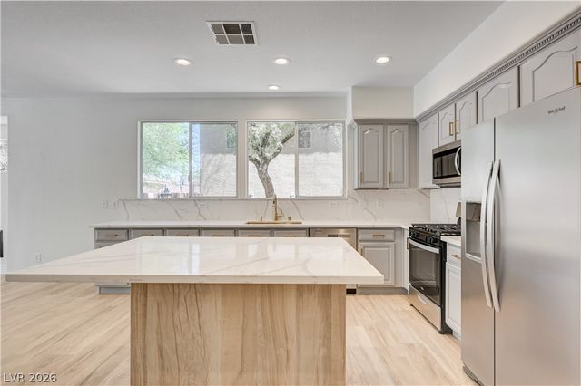 8225 Romantic Sunset Street, Las Vegas, NV 89131