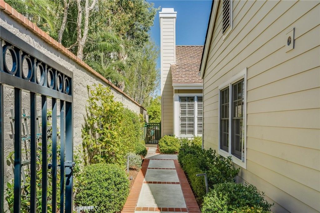 34 Hillsdale, Newport Beach, CA 92660 — photo 3