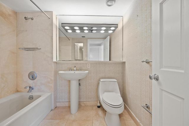 369 S Lake Drive 2e, Palm Beach, FL 33480