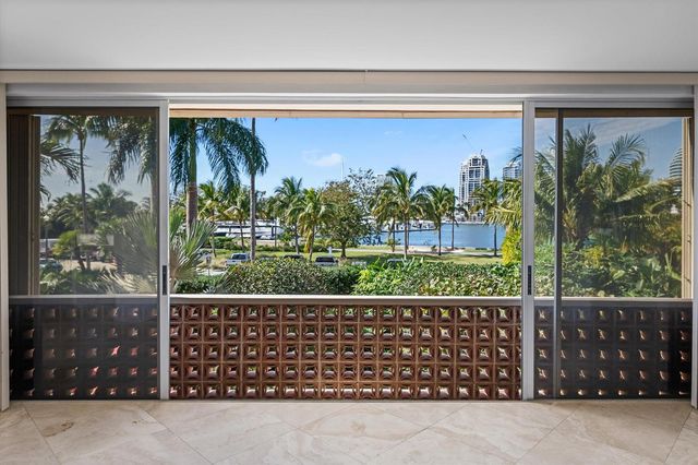 369 S Lake Drive 2e, Palm Beach, FL 33480