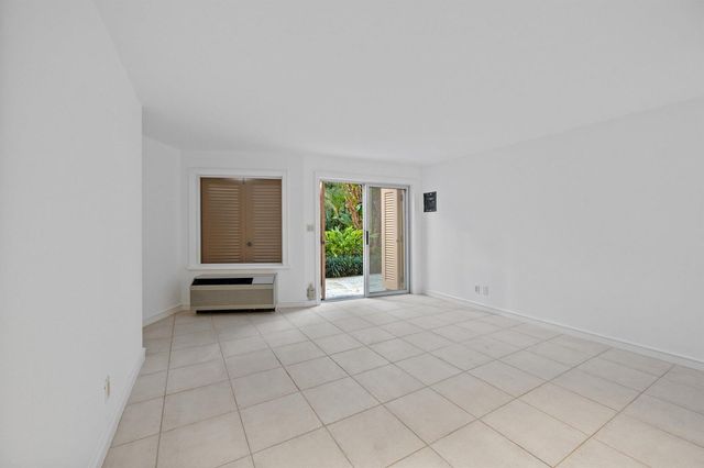 369 S Lake Drive 2e, Palm Beach, FL 33480