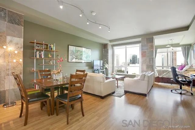 350 W Ash St 811, San Diego, CA 92101