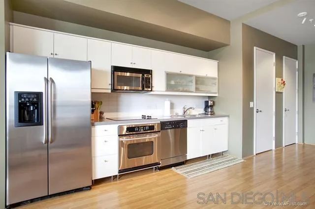 350 W Ash St 811, San Diego, CA 92101