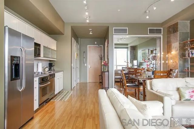350 W Ash St 811, San Diego, CA 92101