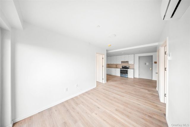 70-40 45 Avenue 6G, Elmhurst, NY 11373