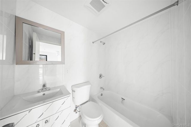 70-40 45 Avenue 6G, Elmhurst, NY 11373