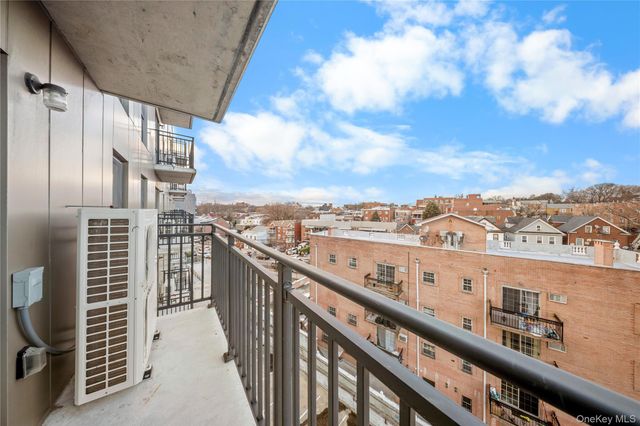 70-40 45 Avenue 6G, Elmhurst, NY 11373