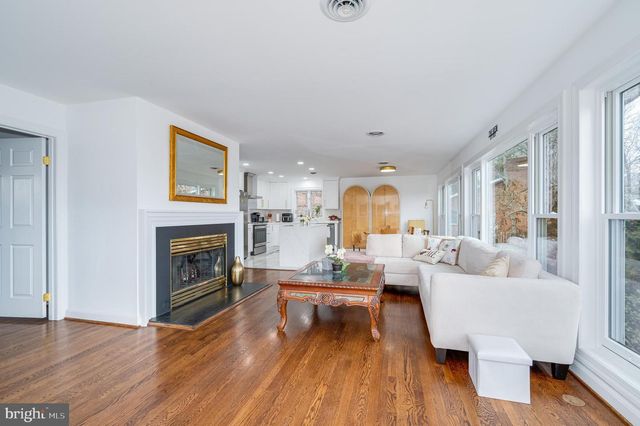 86 OLD STRIDER LN, Harpers Ferry, WV 25425