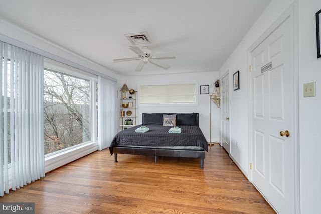 86 OLD STRIDER LN, Harpers Ferry, WV 25425