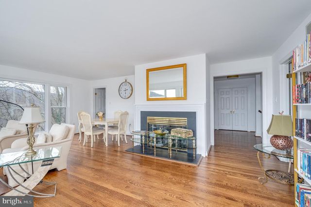 86 OLD STRIDER LN, Harpers Ferry, WV 25425